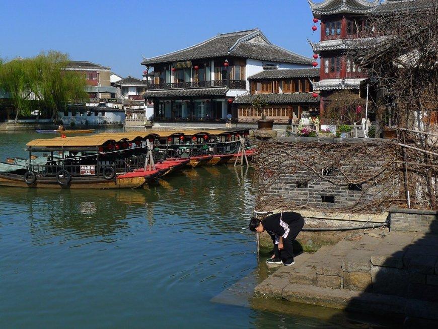 小镇惊魂